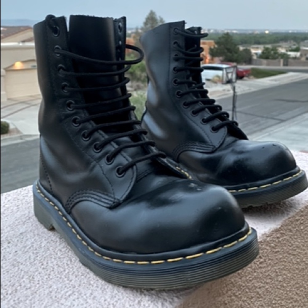 DR. MARTEN 1914 SMOOTH LEATHER BOOTS WOMENS SIZE 7